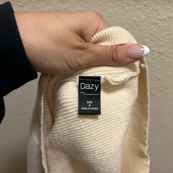 Cozy Cream V-Neck Knit Sweater - Picture 3 of 3